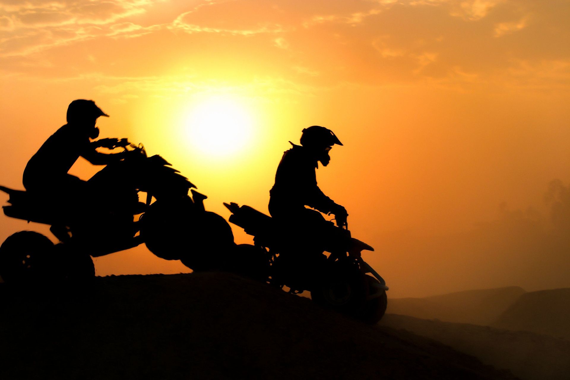 escursione quad durante il tramonto nel Parco Nazionale del Gargano